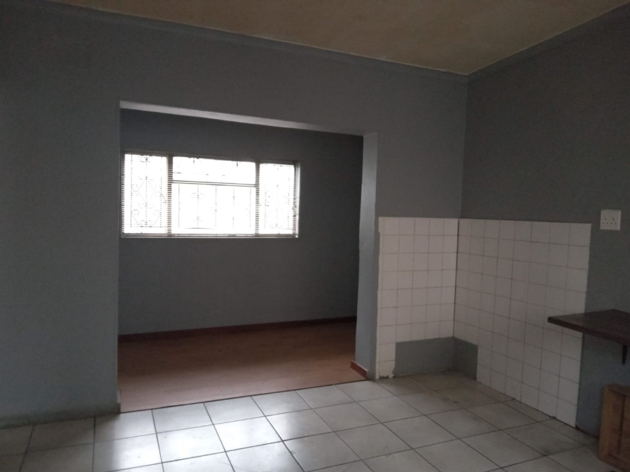 To Let Commercial Property for Rent in Eikendal Western Cape